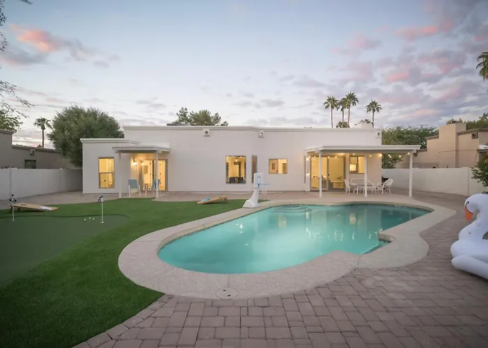 Desert Bliss Villa- Pool, Putting Green, & Pool Table * Phoenix